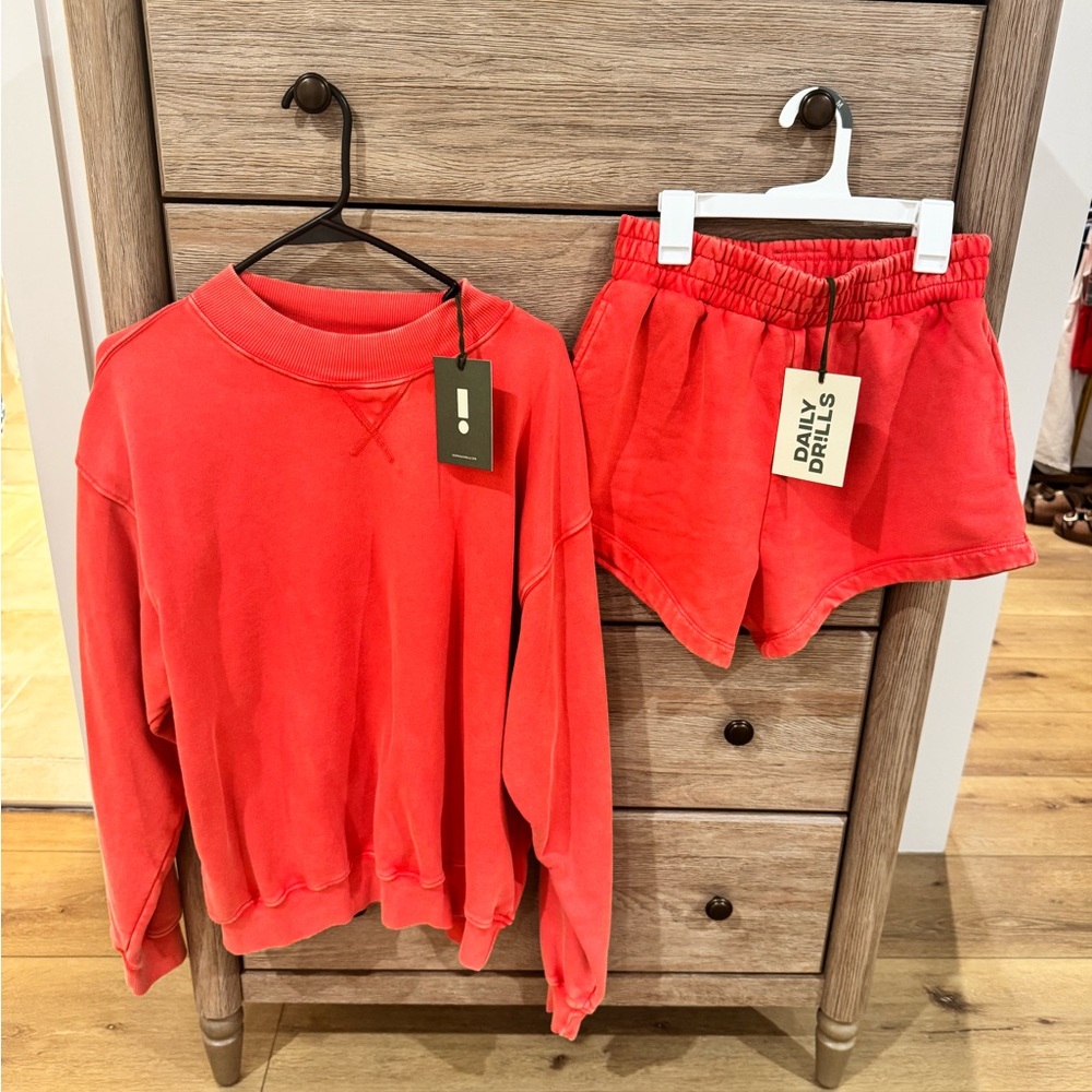 Daily Drills Vintage Heart Mockneck & Shorts